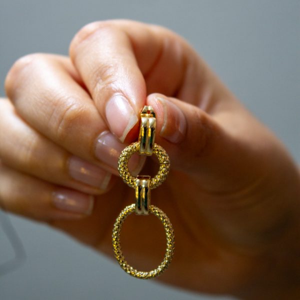 Aros Ovalos Entrelazados Bañados en Oro - Imagen 3