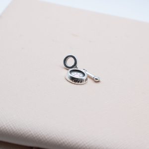 Charm Patita de Perrito